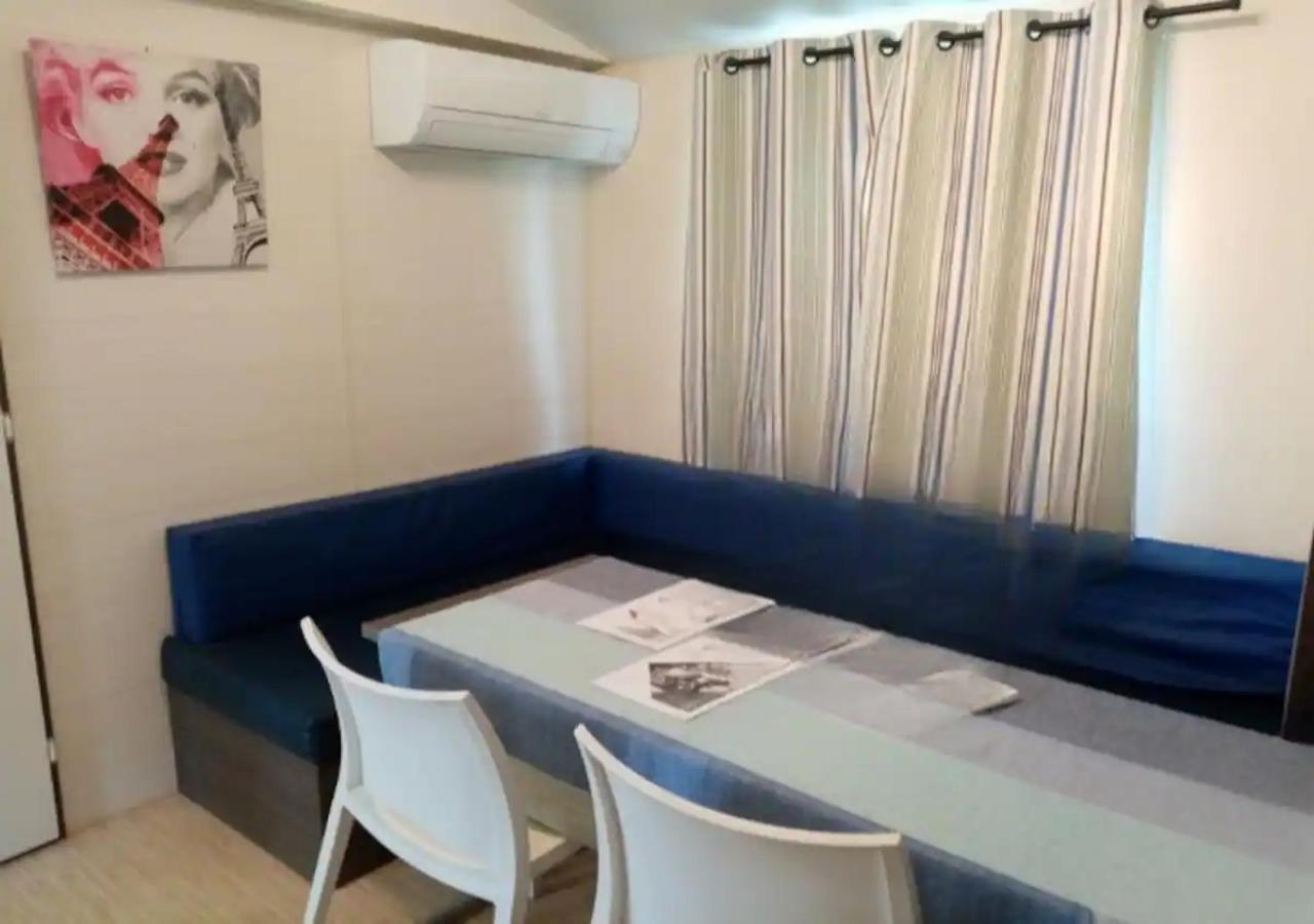 La Roque D'Antheron - Mobile-Home - 6 Pers - 3 Ch - Piscine Bagian luar foto